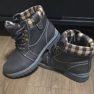 Plaid Lined Black Lace-Up Boots